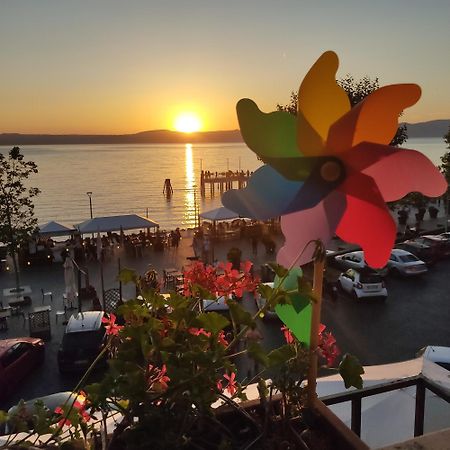 Iride Sul Lago 1 Via Principessa Jolanda 10-Piazza Del Molo 앙귈라라사바치아 외부 사진