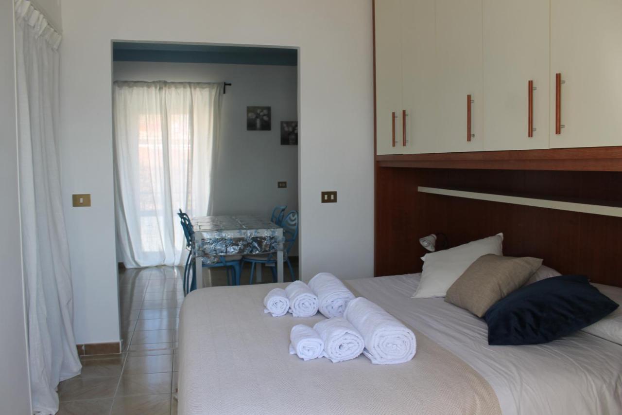 Iride Sul Lago 1 Via Principessa Jolanda 10-Piazza Del Molo 앙귈라라사바치아 외부 사진
