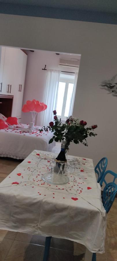 Iride Sul Lago 1 Via Principessa Jolanda 10-Piazza Del Molo 앙귈라라사바치아 외부 사진