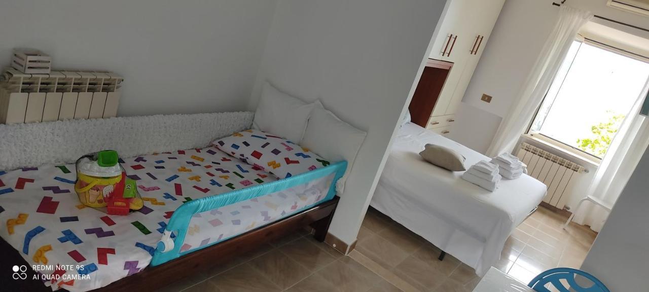 Iride Sul Lago 1 Via Principessa Jolanda 10-Piazza Del Molo 앙귈라라사바치아 외부 사진