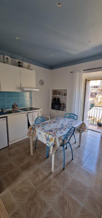 Iride Sul Lago 1 Via Principessa Jolanda 10-Piazza Del Molo 앙귈라라사바치아 외부 사진