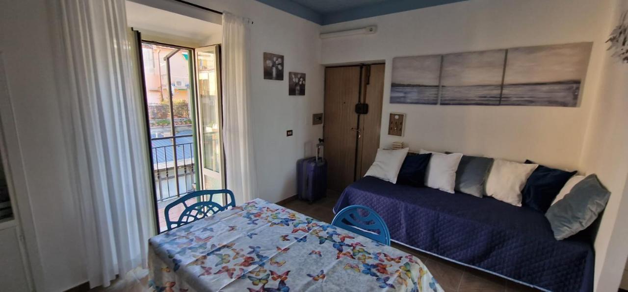 Iride Sul Lago 1 Via Principessa Jolanda 10-Piazza Del Molo 앙귈라라사바치아 외부 사진